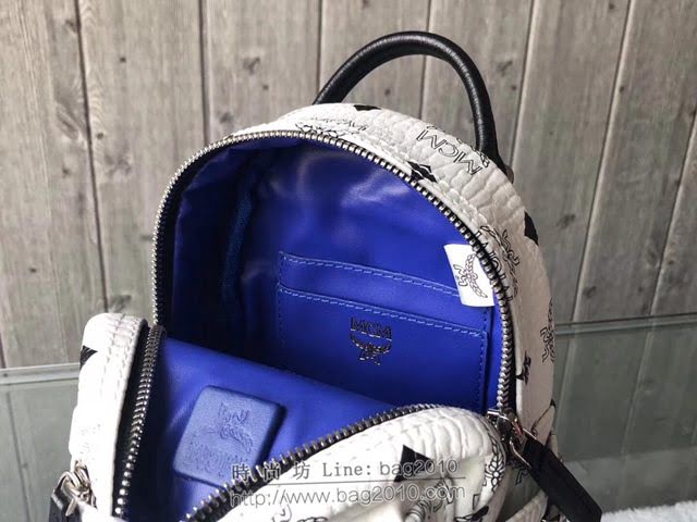MCM雙肩背包 原單 超mini Stark經典女背包 側邊點綴鉚釘 MCM後背包 時尚迷人單品  mdmc1094